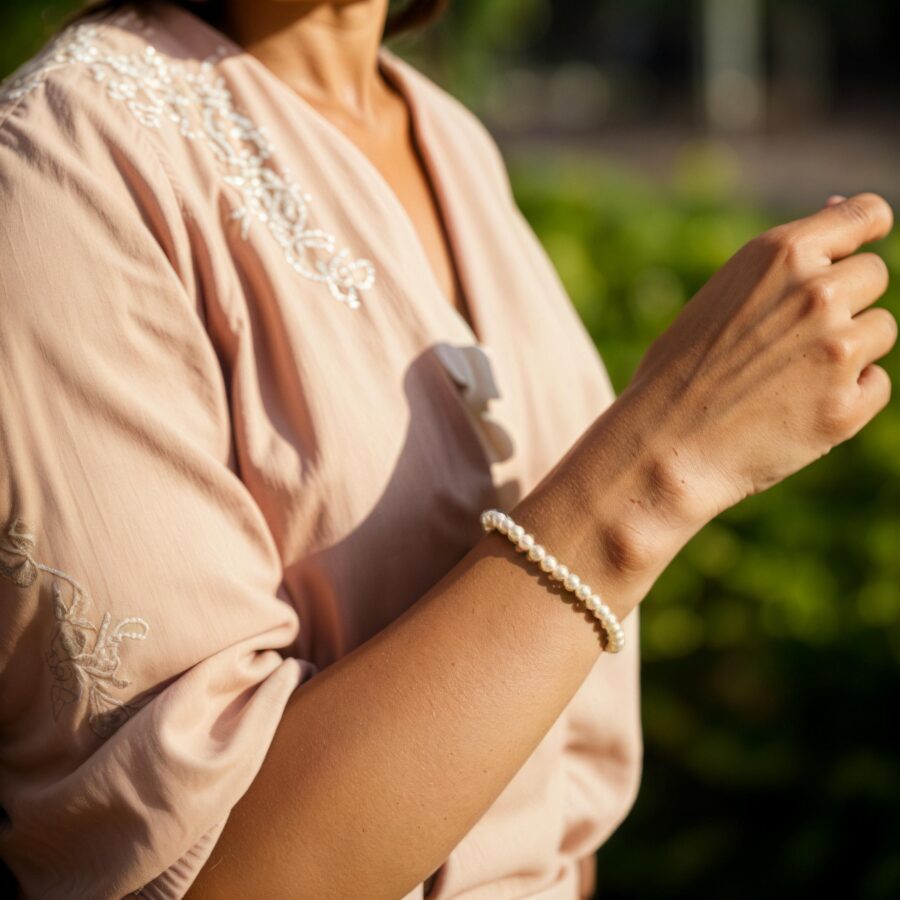 ARMBAND Süßwasserperlen und Edelstahl